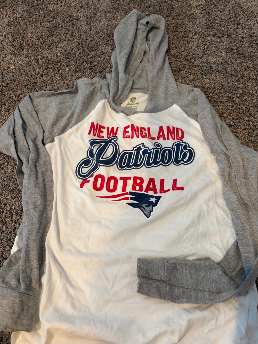 New England Patriots  Hooded Raglan Tee - White & Gray